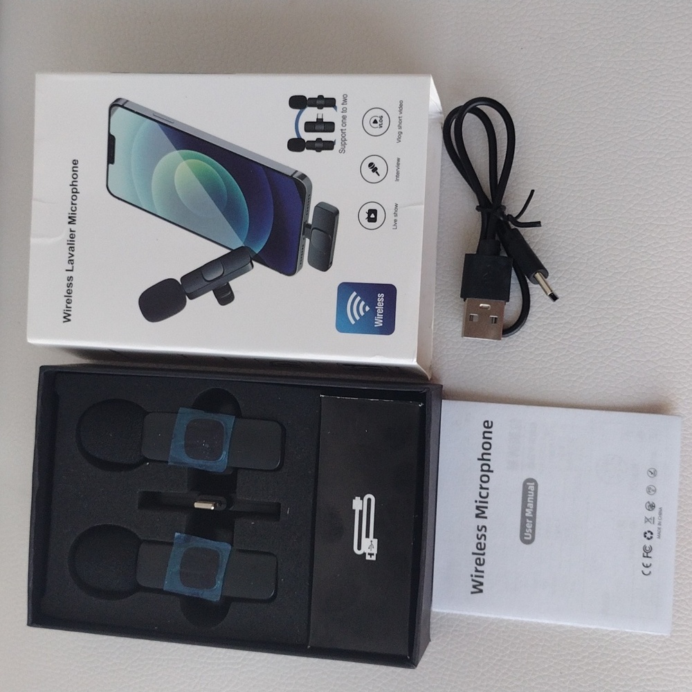 Wireless Microphone - Picture 2 of 11